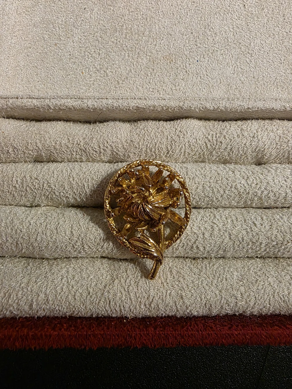Vintage Gold Tone Circular Chrysanthemum Brooch Pin Mid Century Floral